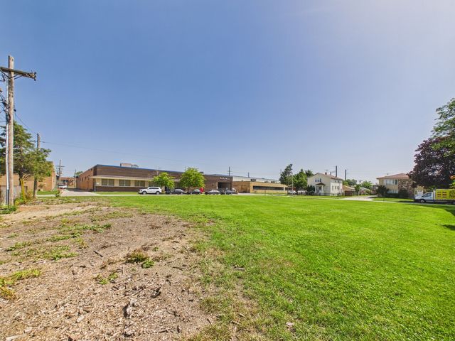 1636 N 32nd Avenue, Melrose Park, IL 60160