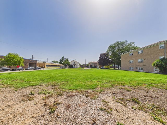 1636 N 32nd Avenue, Melrose Park, IL 60160