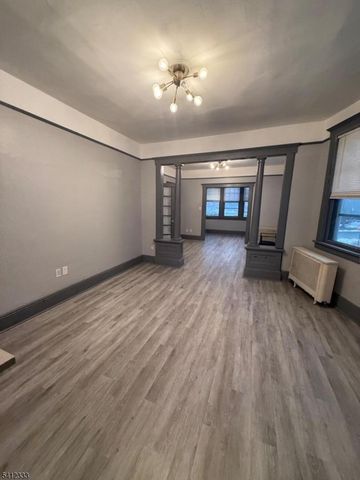 18 Hussa St, Linden City, NJ 07036