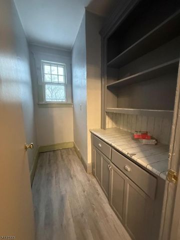 18 Hussa St, Linden City, NJ 07036