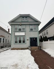 18 Hussa St, Linden City, NJ 07036