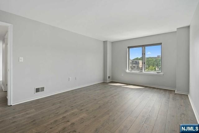 405 Williams Court 405, Edgewater, NJ 07020