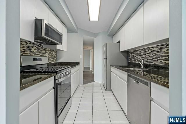 405 Williams Court 405, Edgewater, NJ 07020