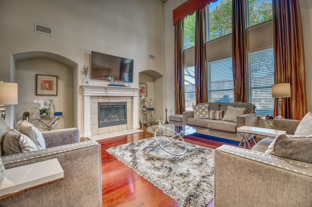 1129 Northlake Drive, Desoto, TX 75115