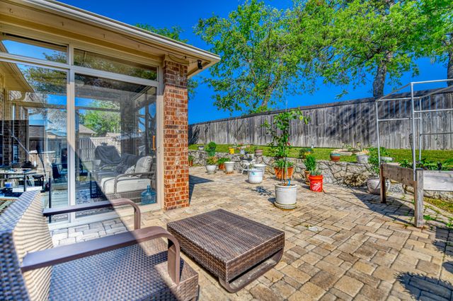 1129 Northlake Drive, Desoto, TX 75115