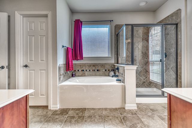 1129 Northlake Drive, Desoto, TX 75115