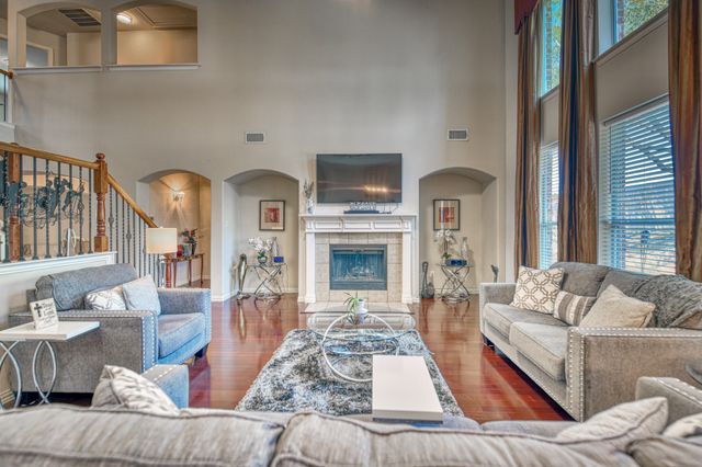 1129 Northlake Drive, Desoto, TX 75115