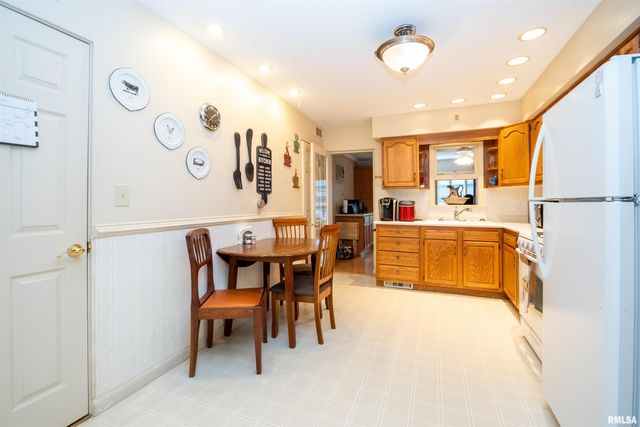 1 BRENTWOOD Court, Pekin, IL 61554