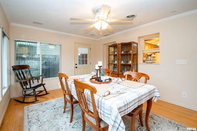 1 BRENTWOOD Court, Pekin, IL 61554