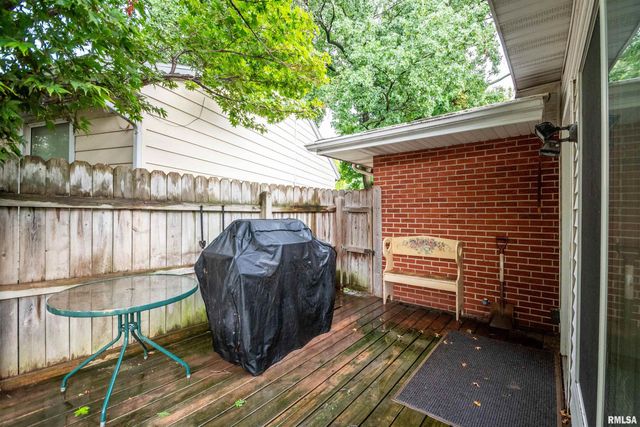 1 BRENTWOOD Court, Pekin, IL 61554