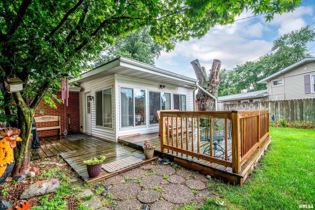 1 BRENTWOOD Court, Pekin, IL 61554