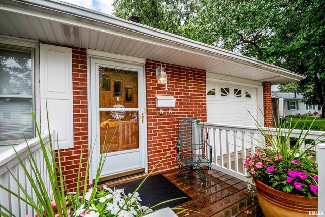 1 BRENTWOOD Court, Pekin, IL 61554
