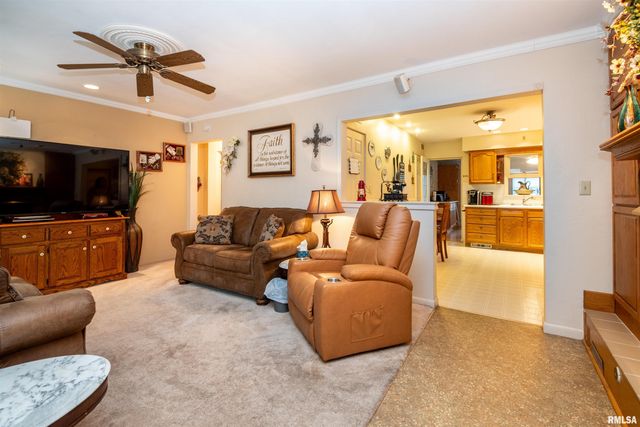 1 BRENTWOOD Court, Pekin, IL 61554