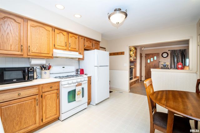 1 BRENTWOOD Court, Pekin, IL 61554