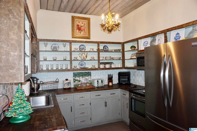 506 4TH STREET SE, Cullman, AL 35055