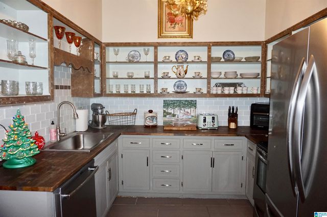 506 4TH STREET SE, Cullman, AL 35055