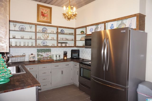 506 4TH STREET SE, Cullman, AL 35055