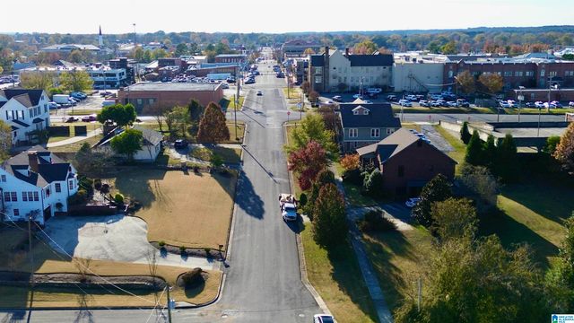 506 4TH STREET SE, Cullman, AL 35055