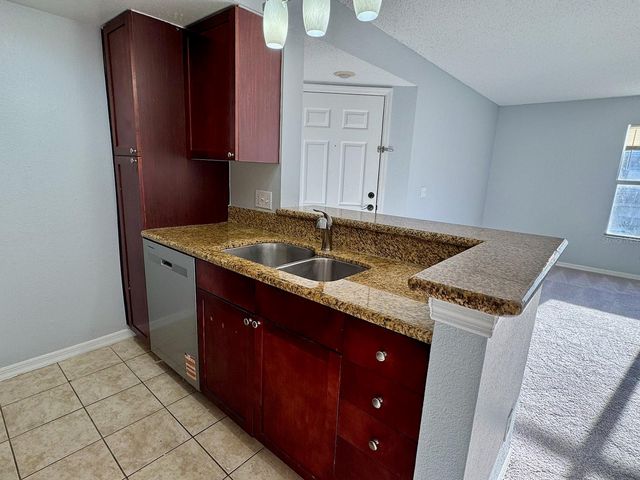 5128 CONROY ROAD 723, Orlando, FL 32811