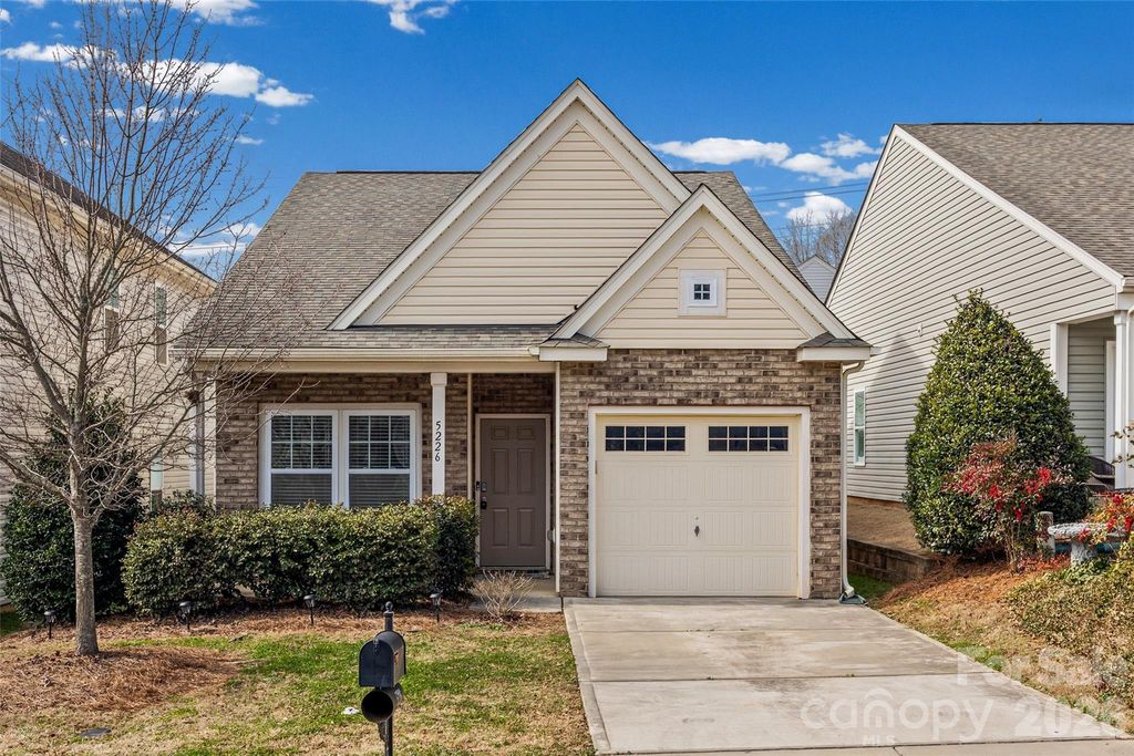 5226 Crystal Lakes Drive, Rock Hill, SC 29732