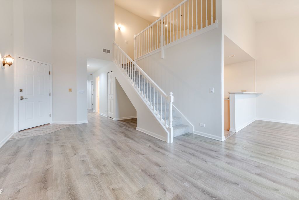 5S525 Scots Drive 6G, Naperville, IL 60563 — photo 5