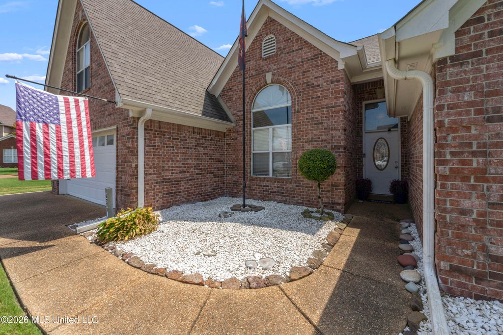 6271 Ivy Oaks Cove, Olive Branch, MS 38654 — photo 3