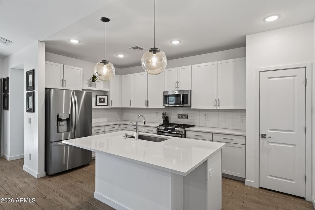 7817 N 86TH Lane, Glendale, AZ 85305 — photo 2