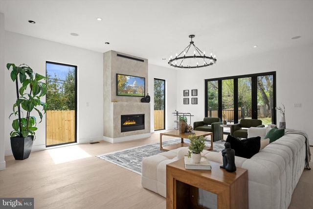 3126 WESTLEY RD, Falls Church, VA 22042