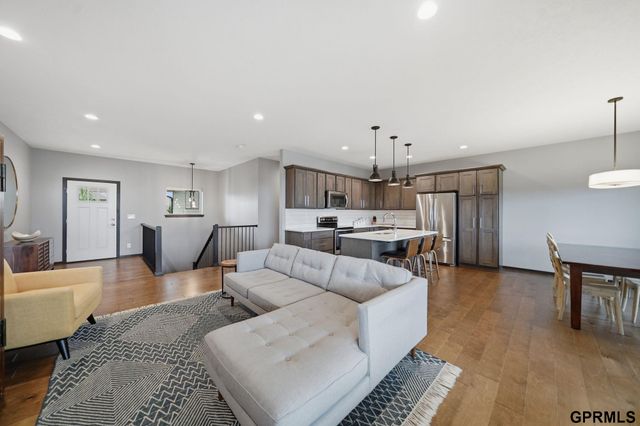 9400 S 31 Street, Lincoln, NE 68516