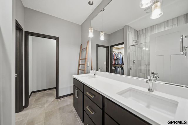 9400 S 31 Street, Lincoln, NE 68516