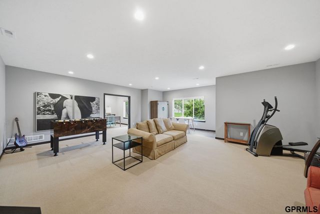 9400 S 31 Street, Lincoln, NE 68516