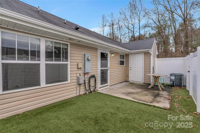 108 Lassiter Court, Mount Holly, NC 28120