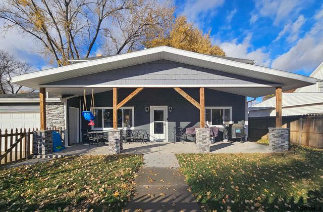 201 O Street, Aurora, NE 68818