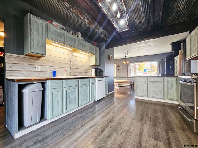 201 O Street, Aurora, NE 68818