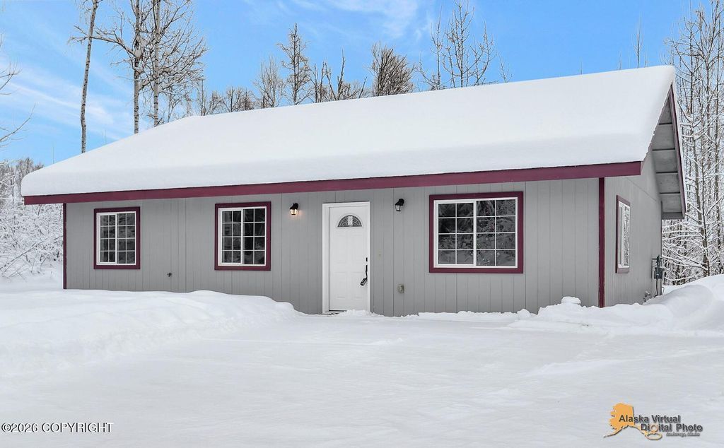 1255 N Pepper Street, Houston, AK 99623