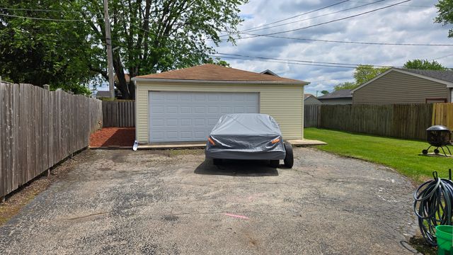 3225 Butler Avenue, Steger, IL 60475