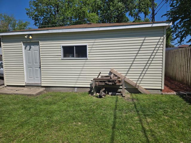 3225 Butler Avenue, Steger, IL 60475