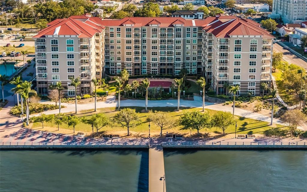 808 3RD AVENUE W 205, Bradenton, FL 34205