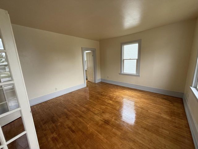 842 W 10TH AVENUE, Oshkosh, WI 54902