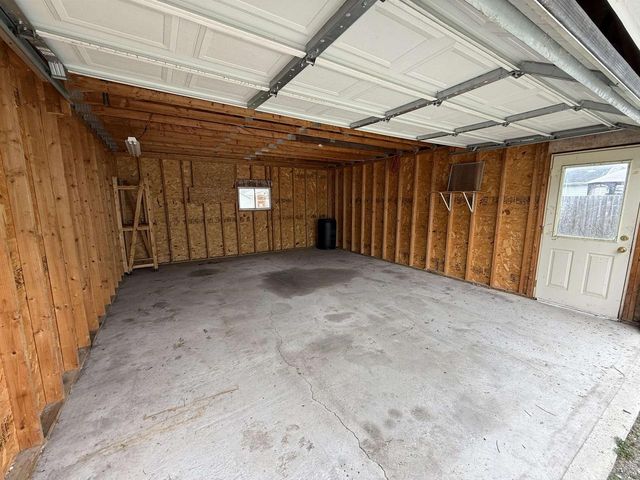 842 W 10TH AVENUE, Oshkosh, WI 54902