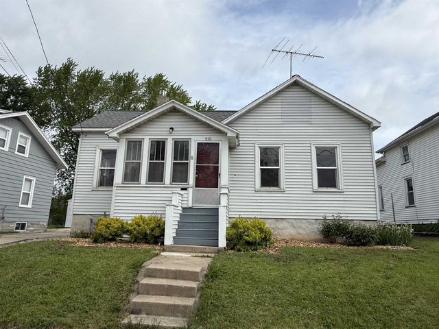 842 W 10TH AVENUE, Oshkosh, WI 54902