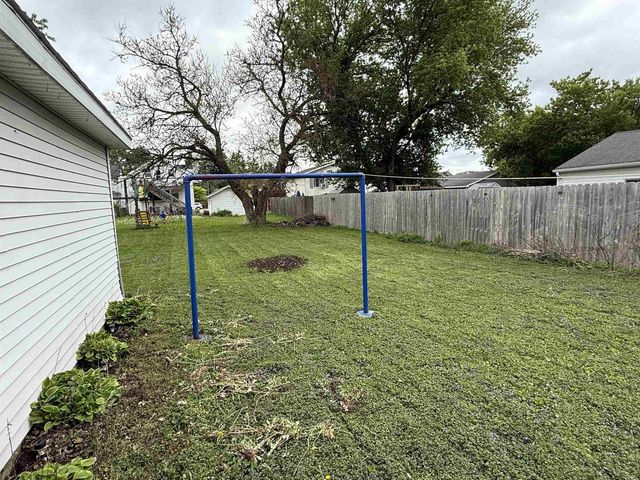 842 W 10TH AVENUE, Oshkosh, WI 54902