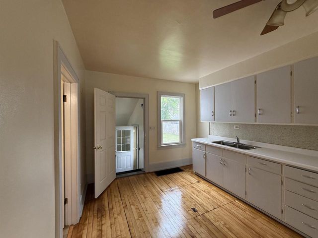 842 W 10TH AVENUE, Oshkosh, WI 54902