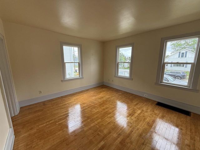 842 W 10TH AVENUE, Oshkosh, WI 54902