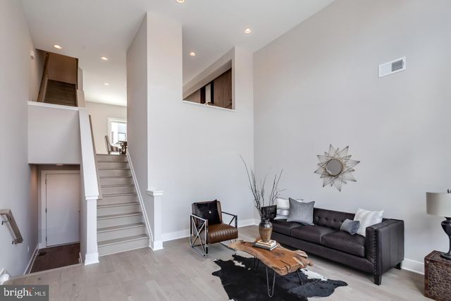 328 FAIRMOUNT AVE, Philadelphia, PA 19123