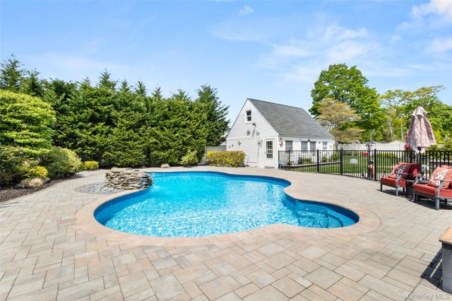 63 E Madison Street, East Islip, NY 11730