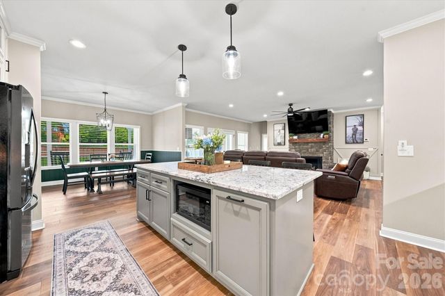 34 Colts Neck Lane, Taylorsville, NC 28681