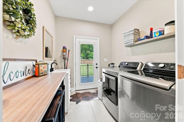 34 Colts Neck Lane, Taylorsville, NC 28681