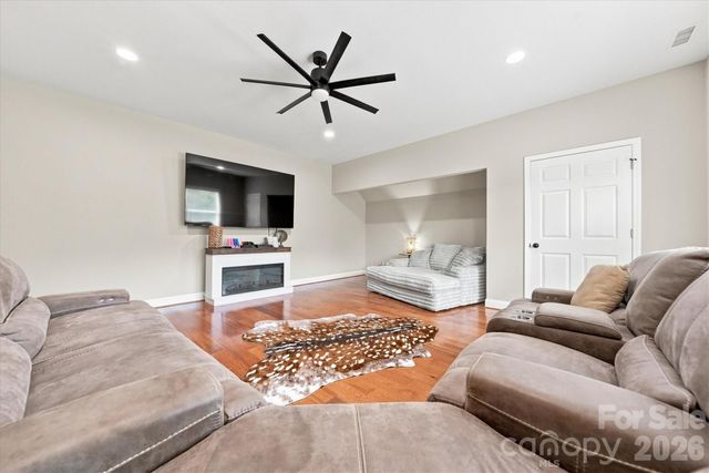 34 Colts Neck Lane, Taylorsville, NC 28681