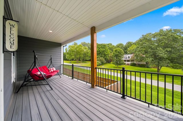 34 Colts Neck Lane, Taylorsville, NC 28681